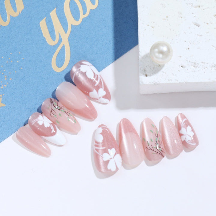 Kunstvolle 3D-Nagelset Karnz