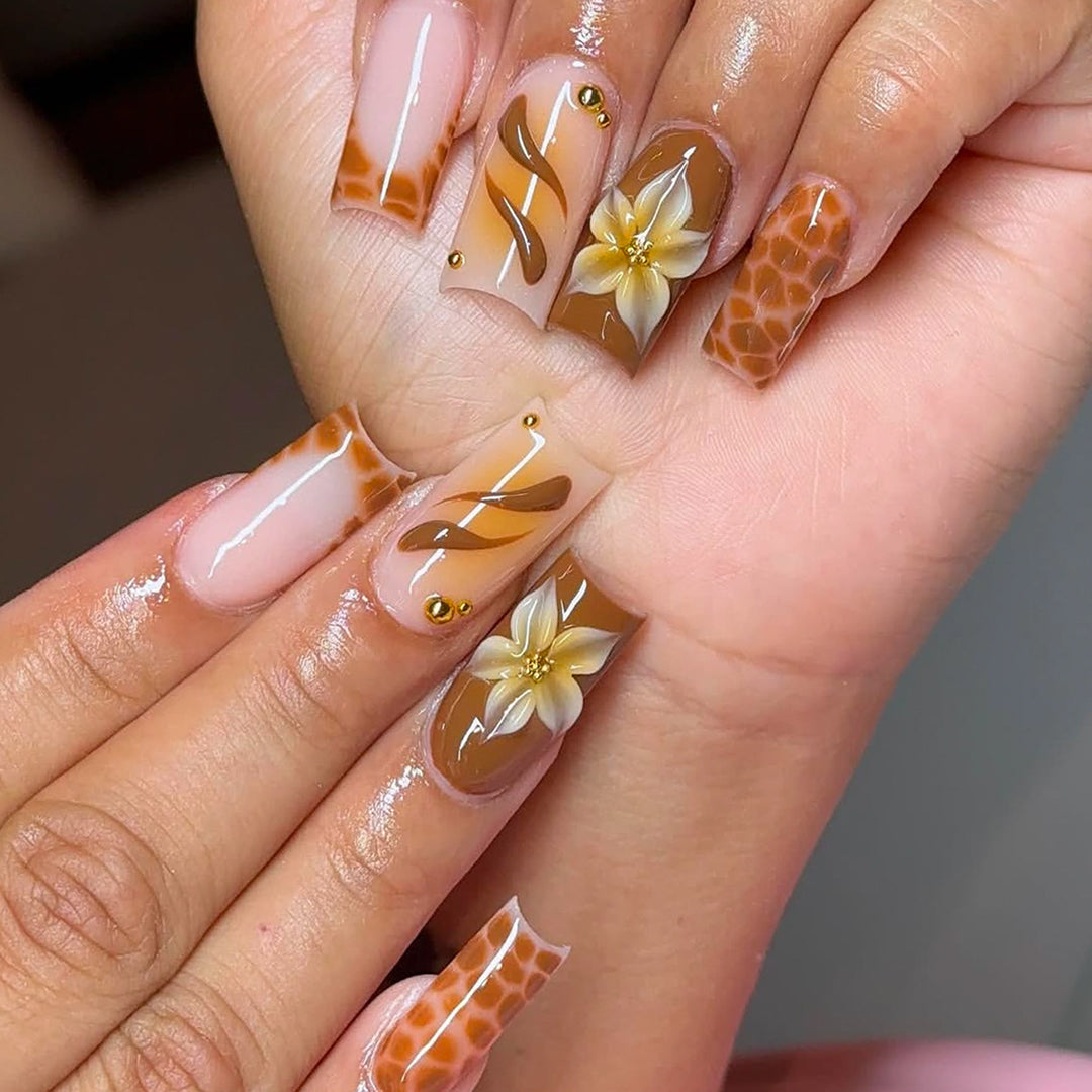 Kunstfingernägel mit Exquisite Floralen und Tierischen Motiven Karnz