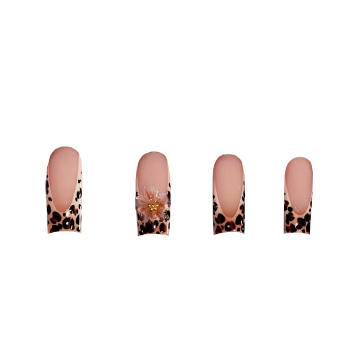 Elegante Tierdruck Press-On Nagelkunst Karnz