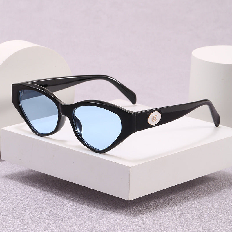 Damen modische Sonnenbrille im eleganten Design Karnz