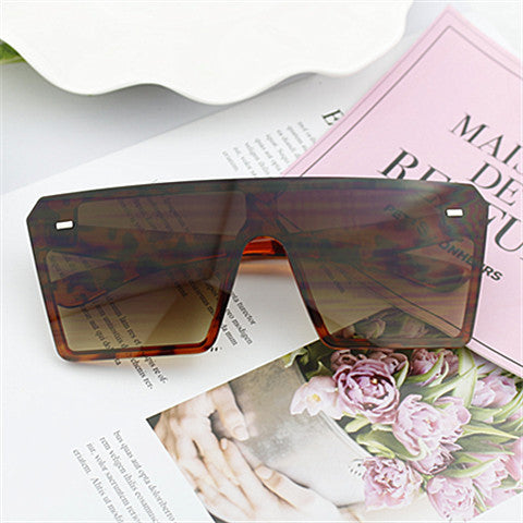 Damen Modische Rechteck-Sonnenbrille im urbanen Design Karnz