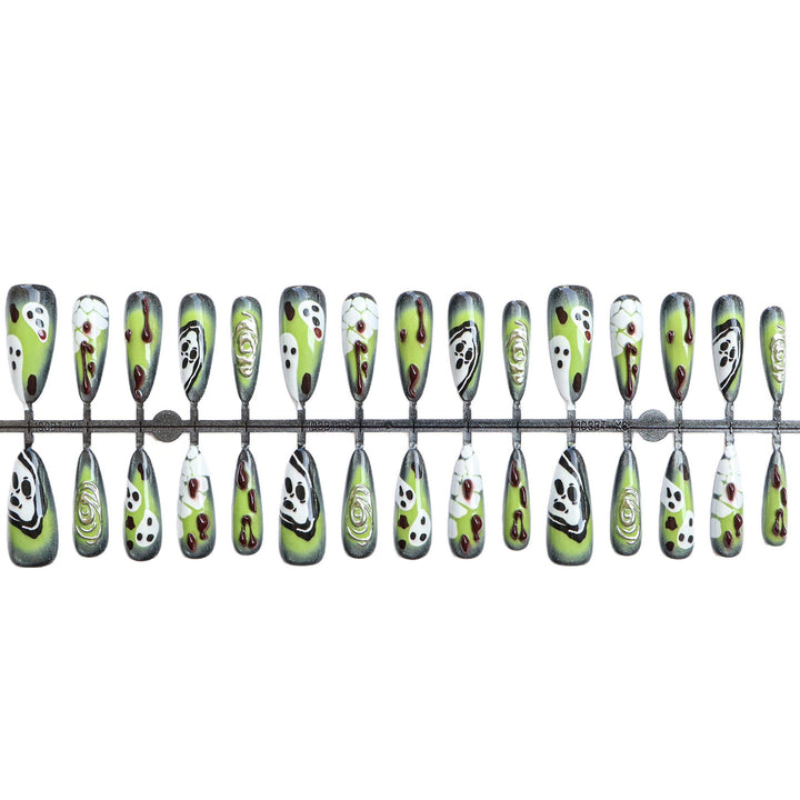 Künstlerisches Press-On Nail Set mit einzigartigen Halloween-Designs Karnz