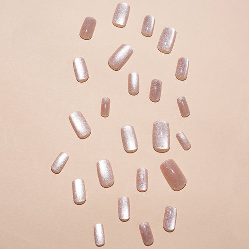 Glamouröses Kunstnagelset mit Glitzer- und Ombre-Effekt Karnz