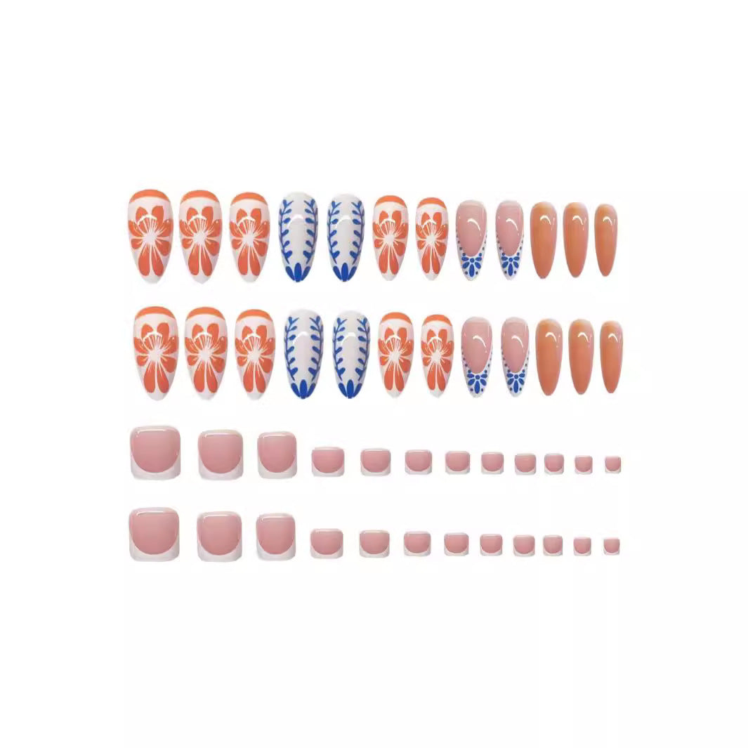 Künstlerisches Floral Press-On Nageldesign Karnz