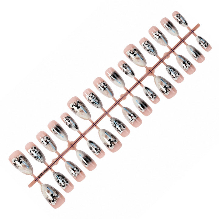 Kunstnagelset mit eleganten floralen Motiven und geplotteten Designs Karnz