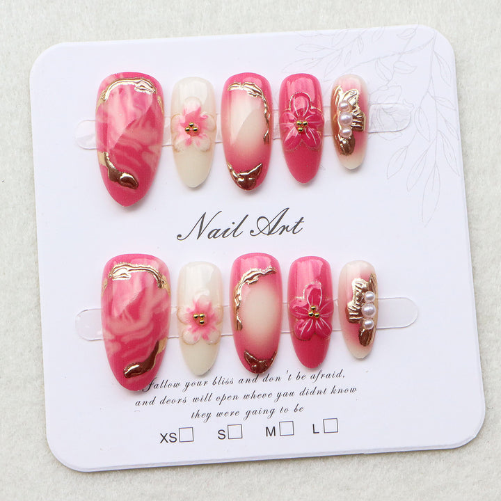 Dekorative Nagelkunst