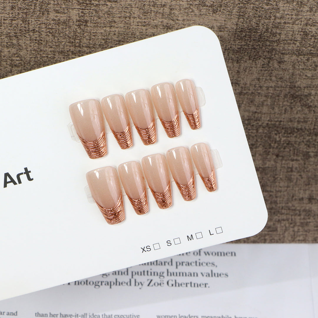 Glamouröse French Tip Nagelkunst Karnz