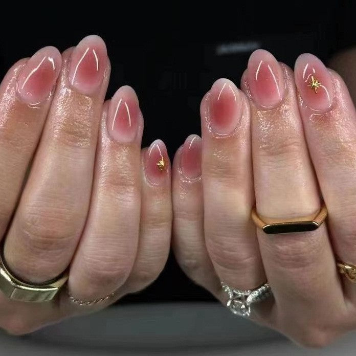 Kunstvolle Nagelset mit 3D-Blumen- und Schleifendetails Karnz