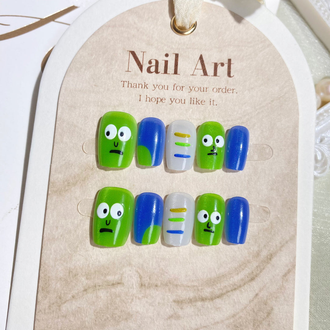 Verspielt von Cartoons inspirierter Press-On Nagelset