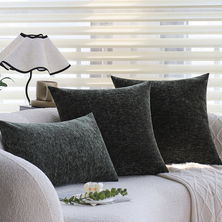 Quadratischer Kissenbezug aus soften Chenille-Samt mit melierter Struktur Karnz