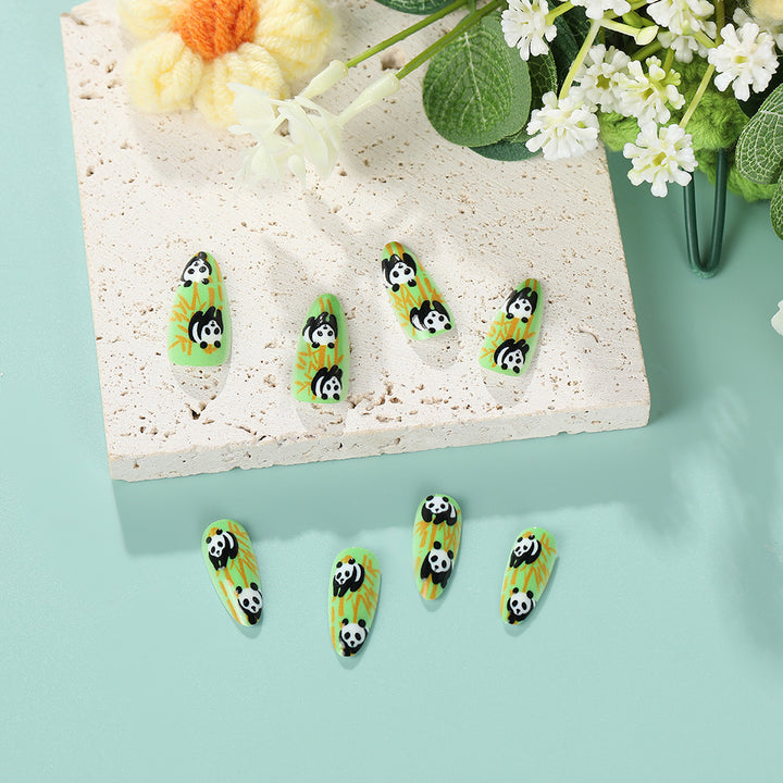 Kunstnägel mit niedlichem Panda-Motiv Karnz