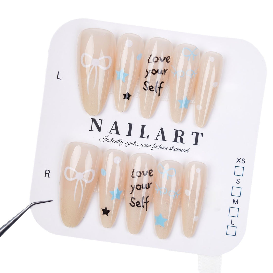 Dekoratives Press-On-Nagel-Set mit skurrilen Mustern Karnz