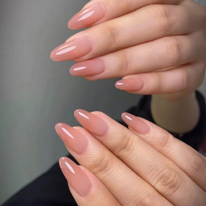 Glänzende mandelförmige Nagelverstärkungen