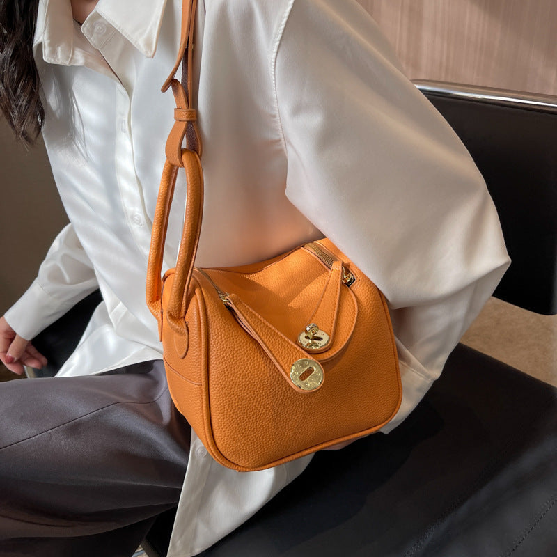 Strukturierte Lederhandtasche Karnz