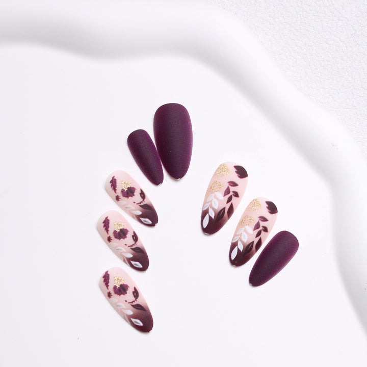 Elegante florale Press-On-Nagelset Karnz