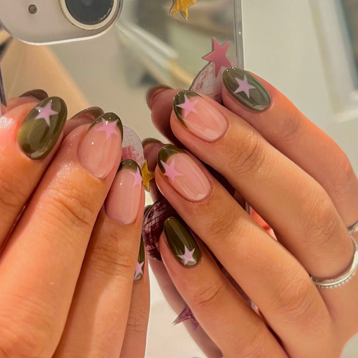 Stern-akzentuiertes kreatives Press-On-Nagelset Karnz