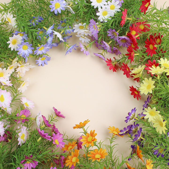 Realistischer künstlicher Gänseblümchenstrauß