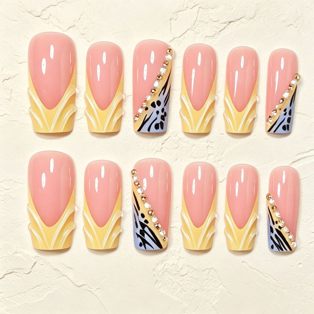 Glamouröse Stiletto Press-On Nagelkunst Set Karnz