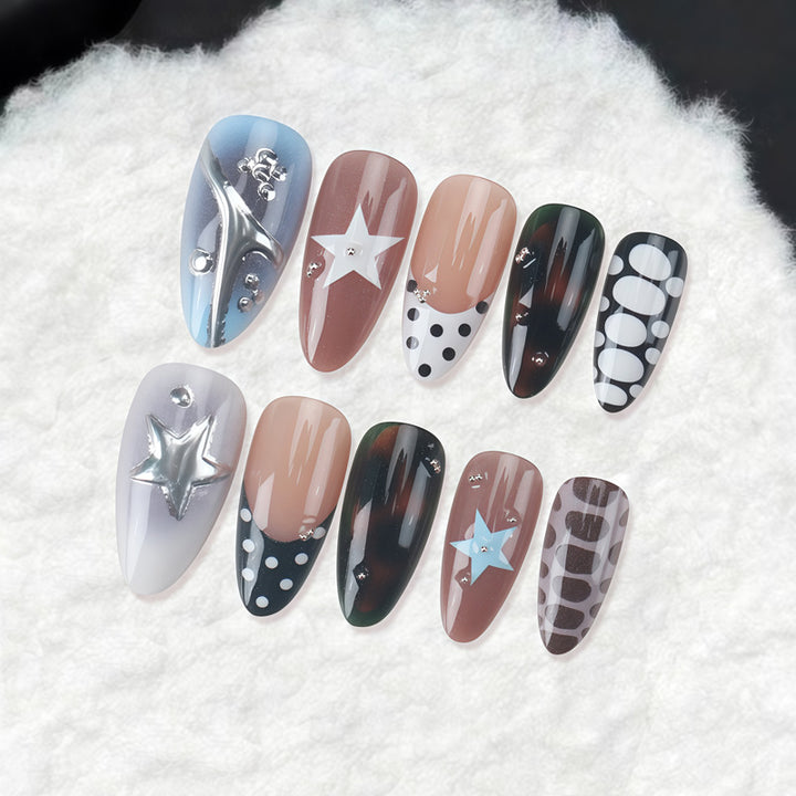 Künstlerisches Press-On-Nagel-Set mit Stern- und geometrischen Designs Karnz