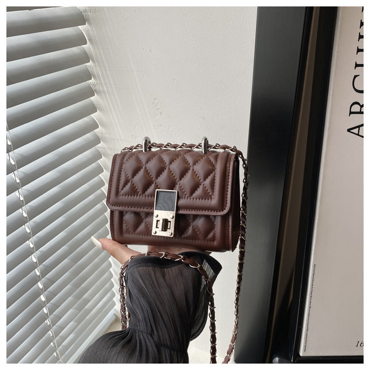 Elegante gesteppte Mini-Umhängetasche