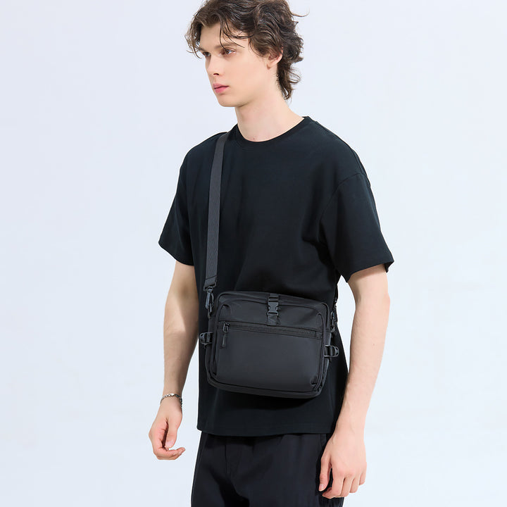 Verstellbare kompakte Slingtasche Karnz