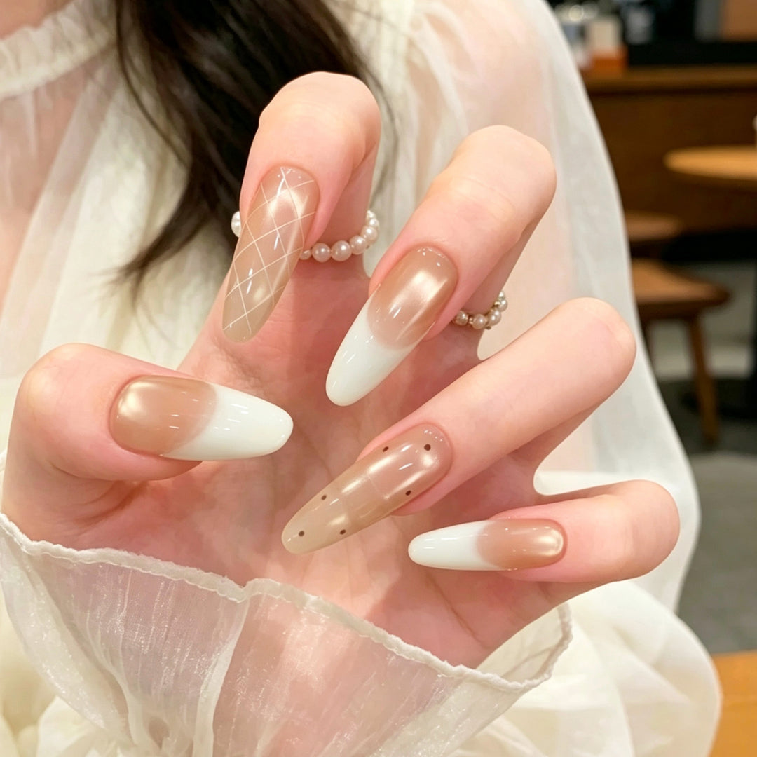 Künstlerische Press-On Nail-Kollektion 1790745679