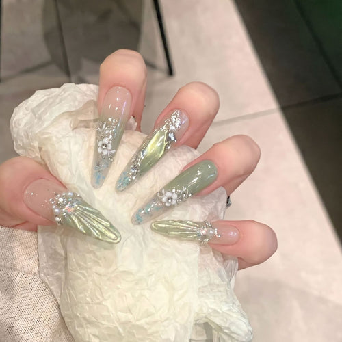 Blumenakzent Stiletto Press-On Nägel Karnz