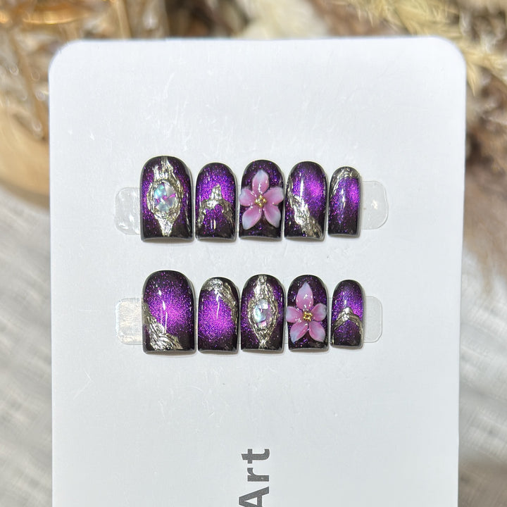 Elegantes Blumendesign Press-On-Nagelset mit Glitzerelementen Karnz