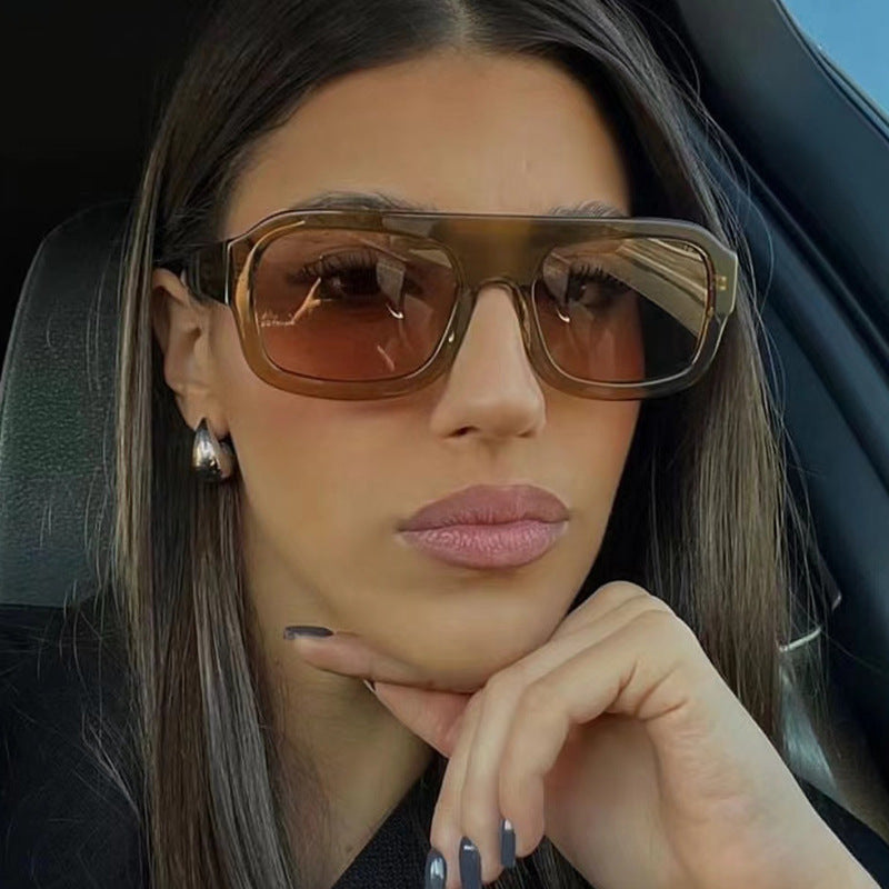 Damen modische Sonnenbrille mit robustem Rahmen und breiten Gläsern Karnz