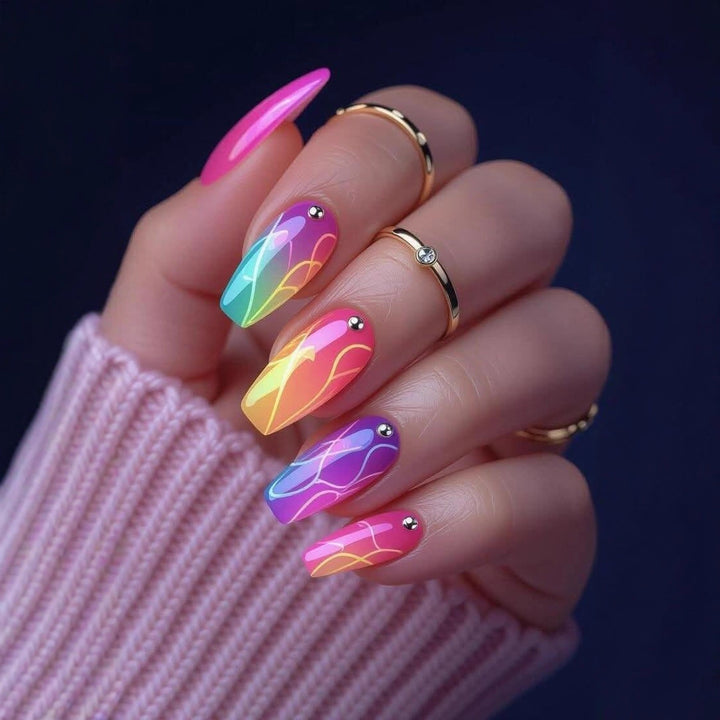 Elegante Kunstnagelverzierung Karnz