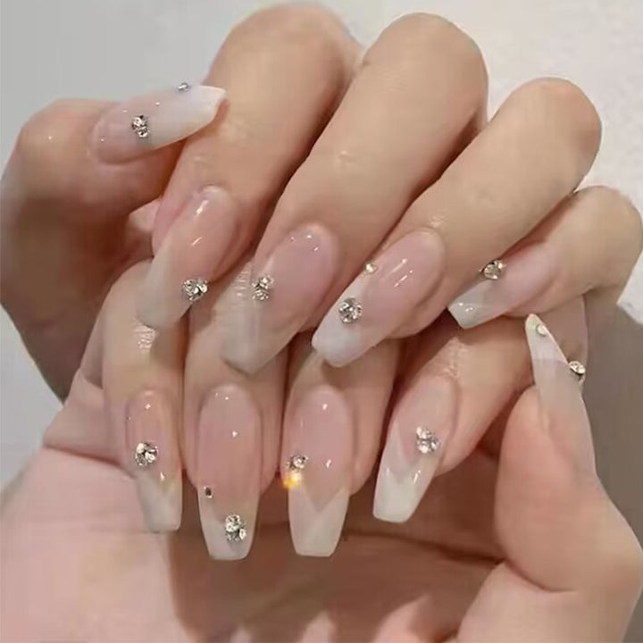 Elegantes mit Strass dekoriertes Press-On Nagelset
