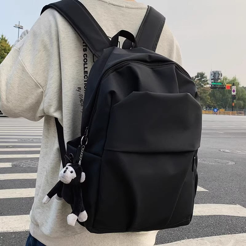 Funktionaler Rucksack mit Innovativem Stauraumkonzept Karnz