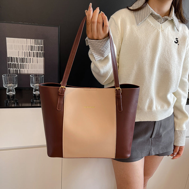 Schlanke minimalistische Leder-Umhängetasche Karnz