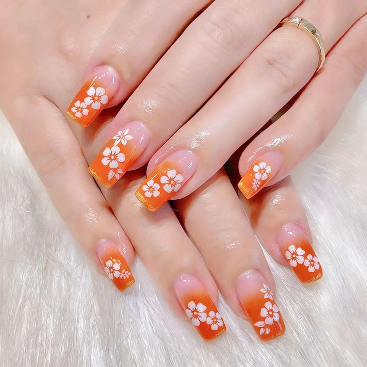 Kreative Nagelkunst mit Exotischem Blattdesign Karnz