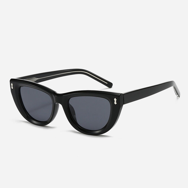 Damen Cat-Eye Sonnenbrille mit transparentem Rahmen und braunen Gläsern Karnz