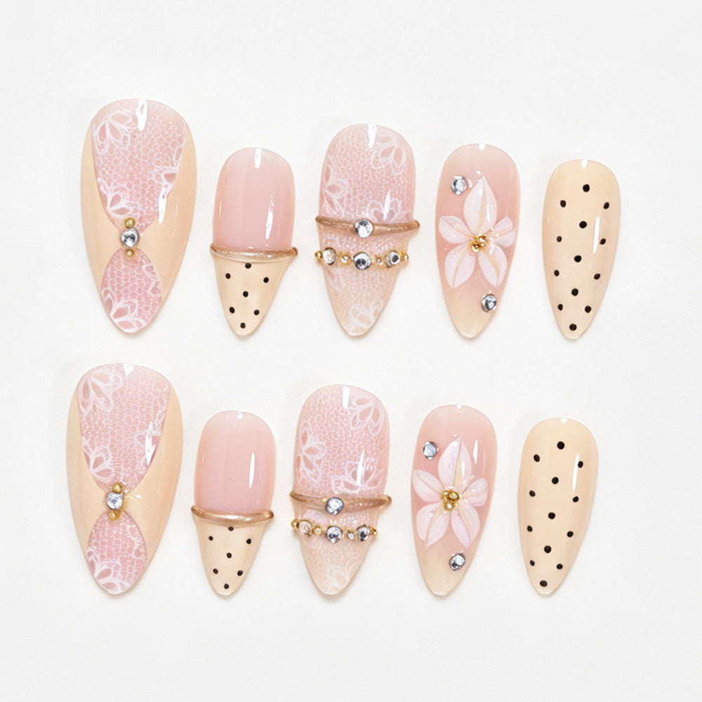 Elegante Florale Design Press-On Nagelspitzen Karnz