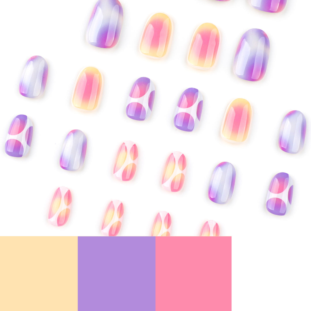 Elegante und kreative Nagelkunst mit sanftem Farbverlauf und geometrischen Akzenten Karnz