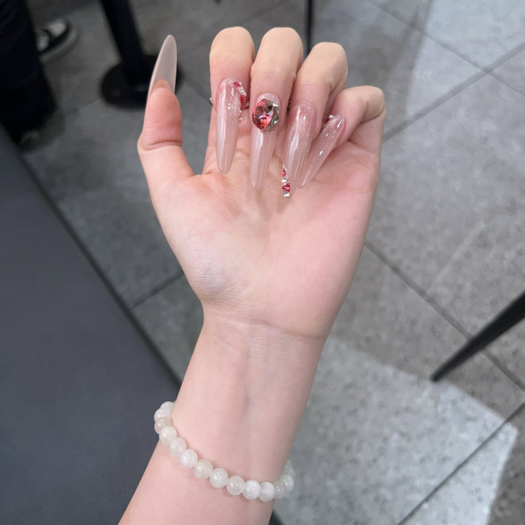 Glamouröses Stiletto Nagelkunstset Karnz