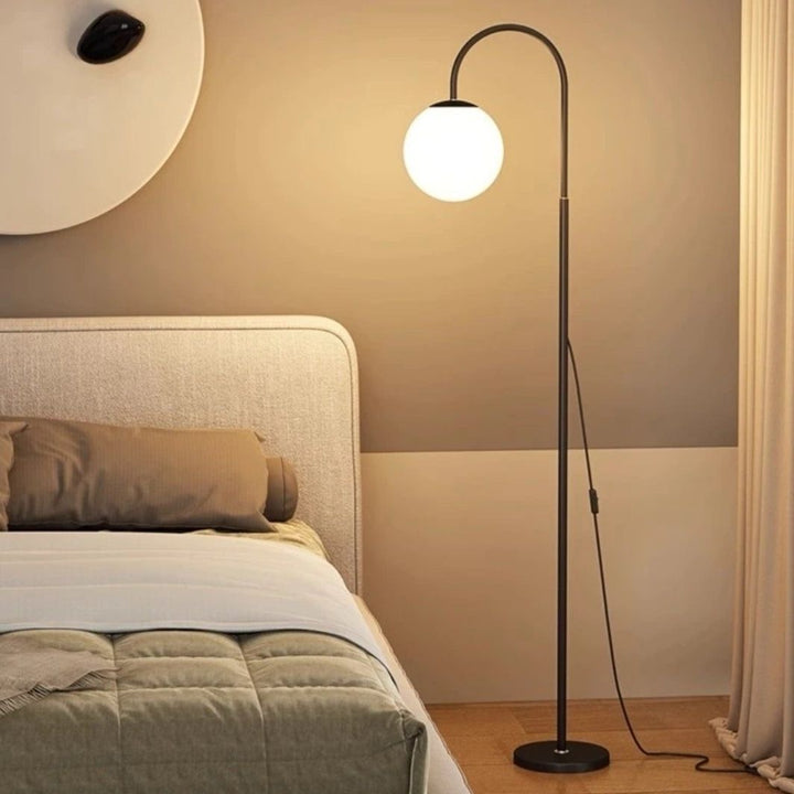 Minimalistische Globe Stehlampe