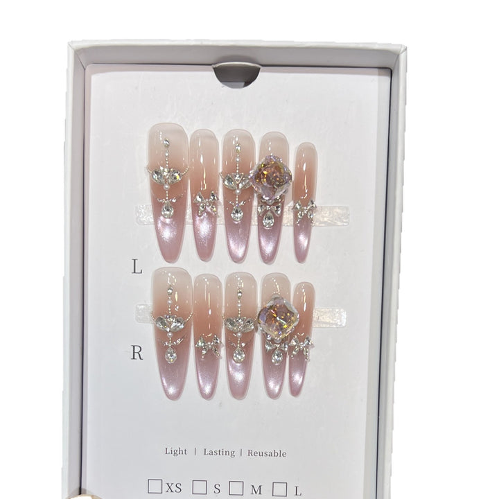 Dekorative, mit Strass veredelte Stiletto Press-On Nägel Karnz