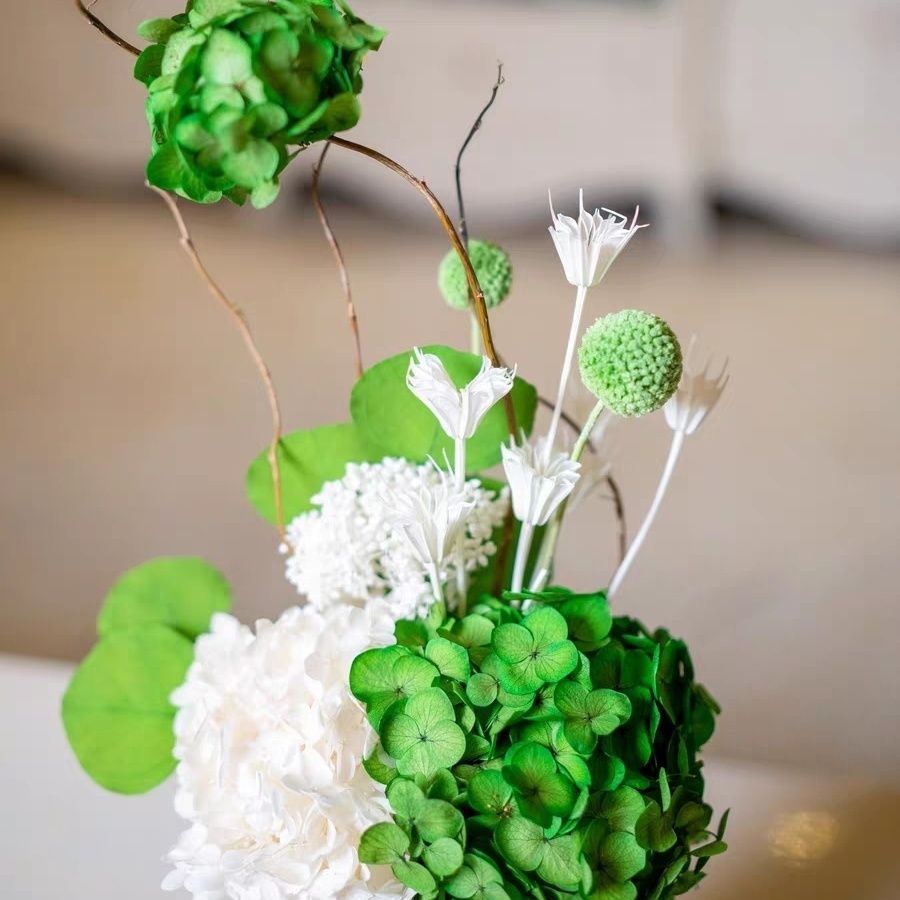 Elegante Blumenarrangement Dekoration für stilvolle Räume