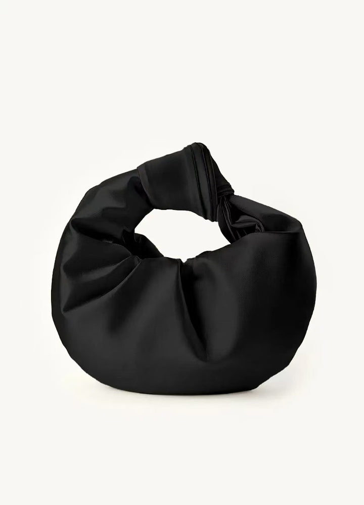 Skulpturale Satin-Handtasche