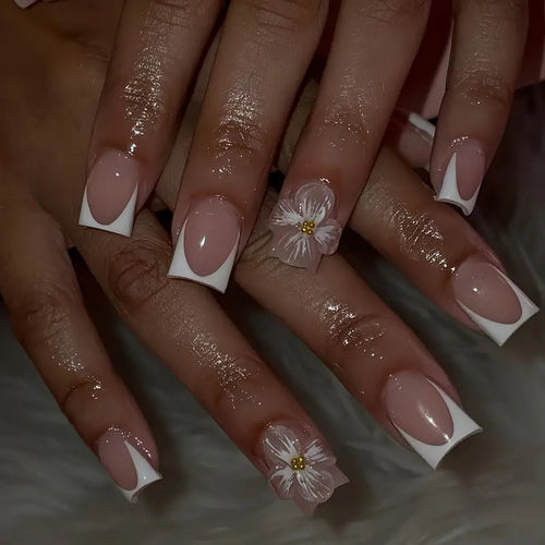 Florale Eleganz Press-On Nagelkunst Karnz