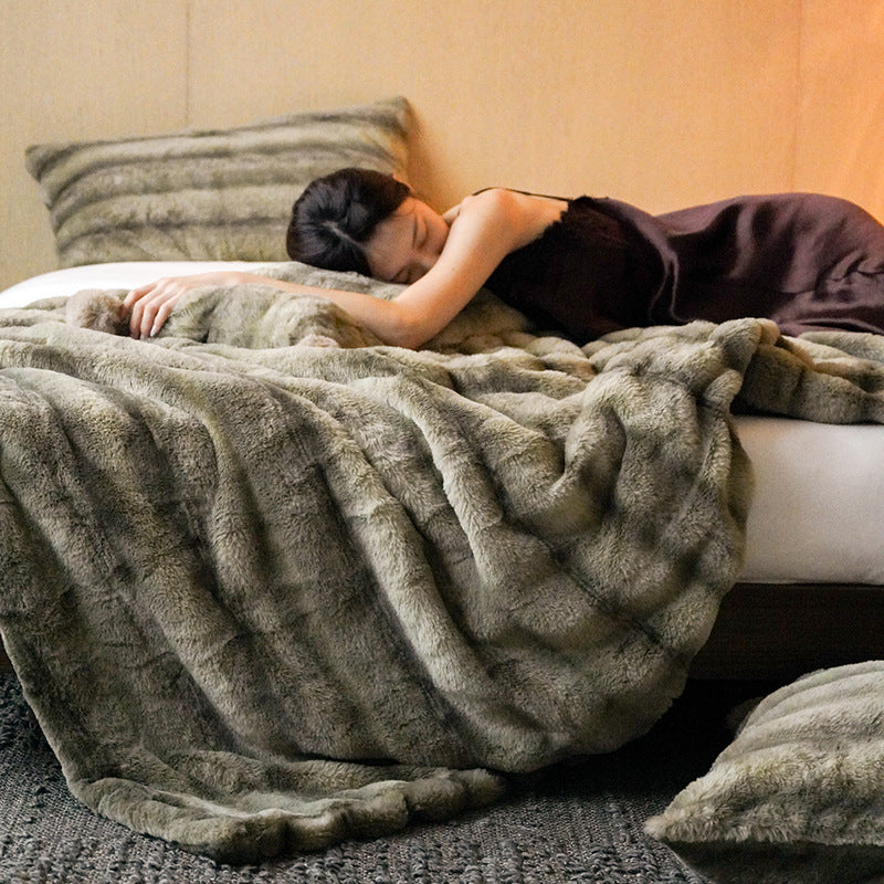 Luxuriöse Wendbare Kuscheldecke aus Kunstfell mit gestepptem Wellenmuster