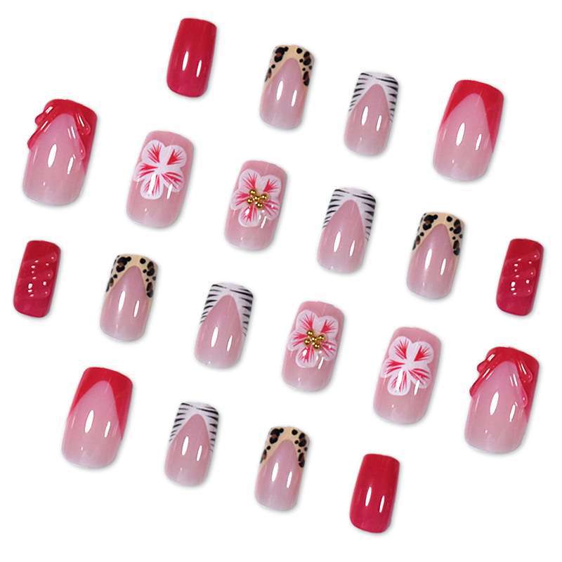 Kreatives Floral Press-On Nagelkunst Set Karnz