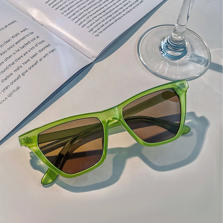 Damen Cat-Eye Sonnenbrille mit modernem, durchscheinendem Rahmen Karnz