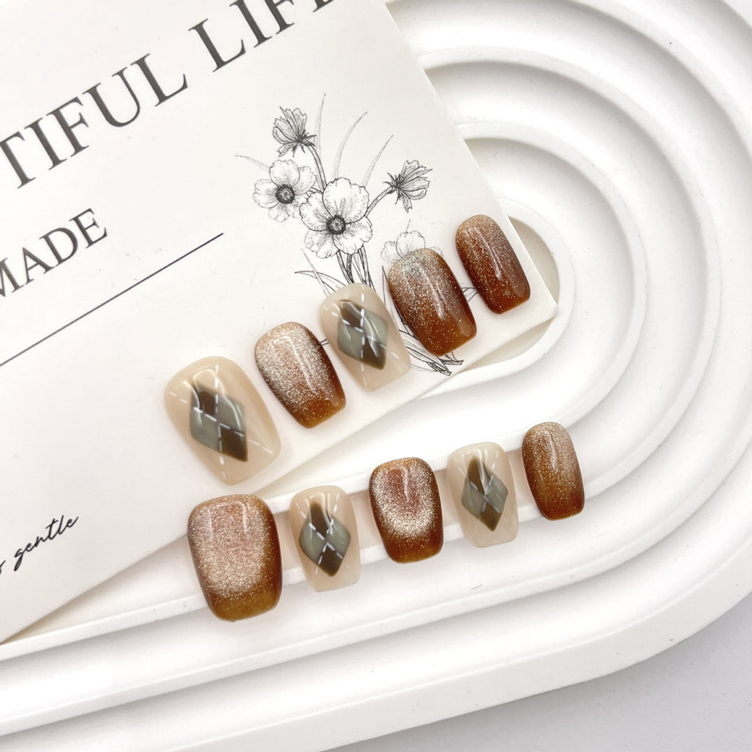 Designer Press-On-Nagelset mit 3D-Verzierungen