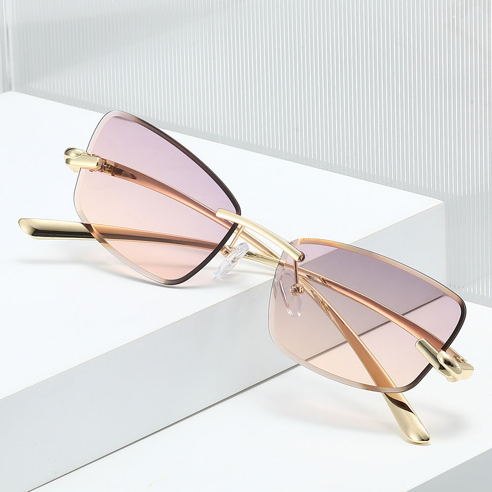 Luxuriöse Sonnenbrille mit weitem Rand Karnz
