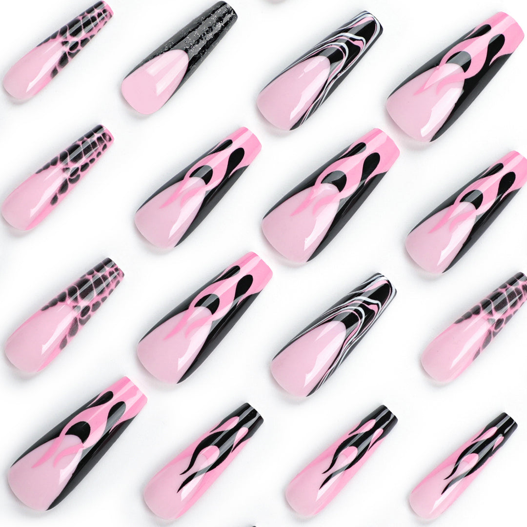 Kunstvolle Stiletto-Nägel im modernen Design Karnz