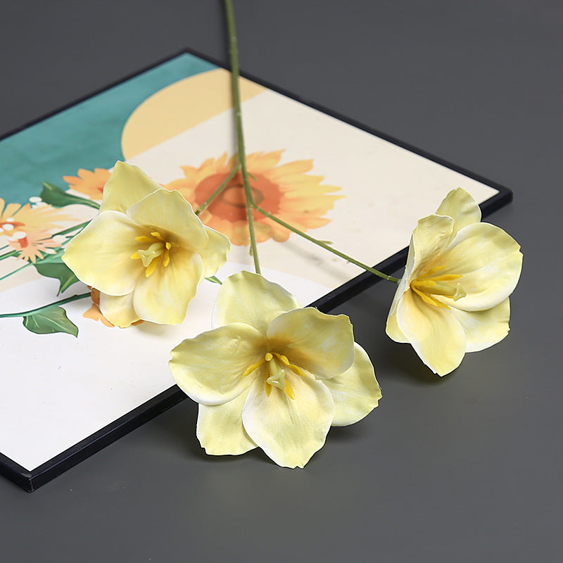 Dekorative Blumenstiel für die Innendekoration